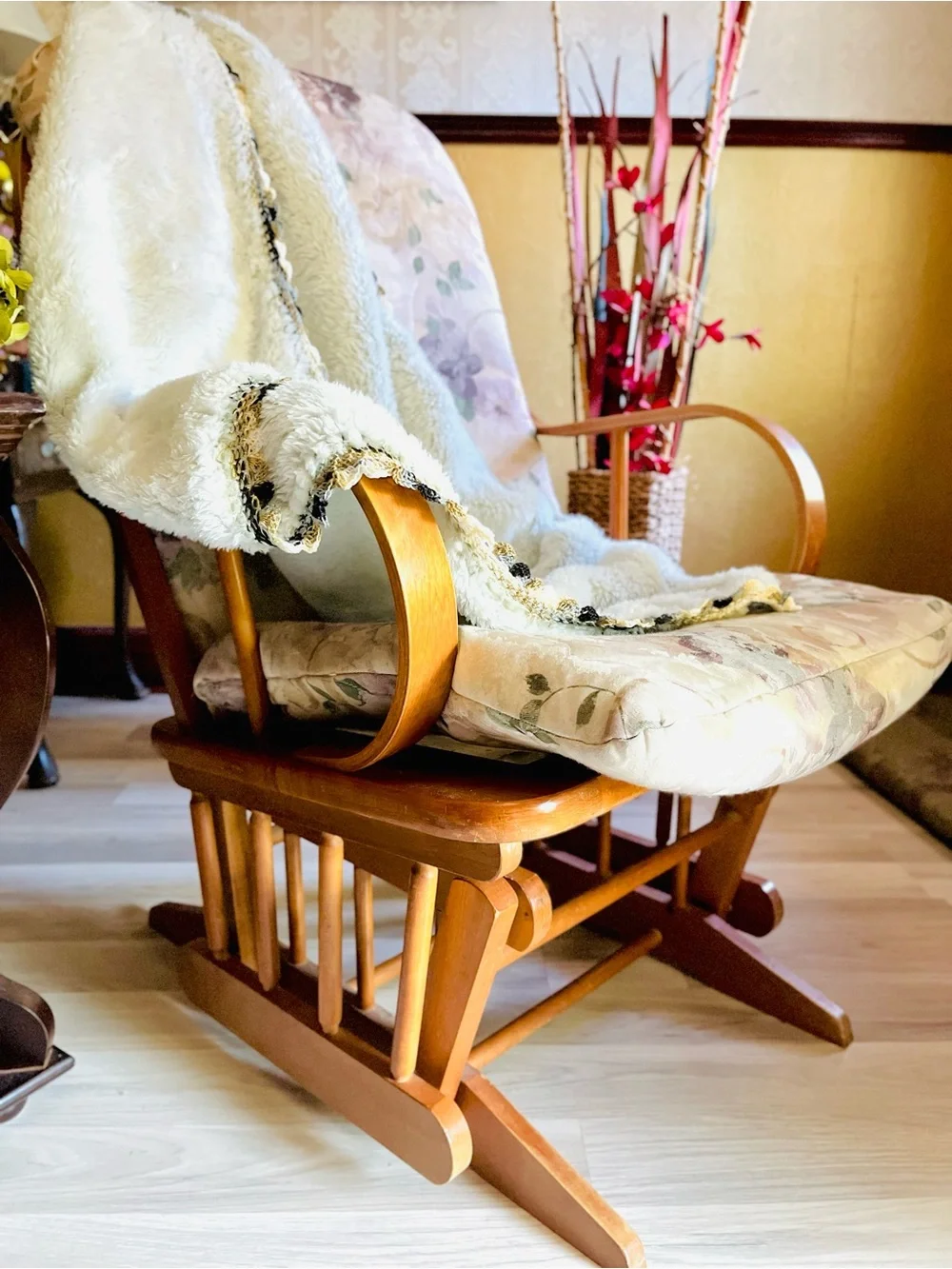 Plush White Sherpa Throw Blanket with Decorative Trim